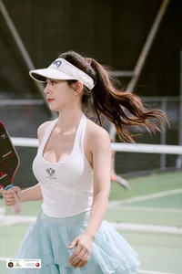 Pickleball Chic: How Yen Xoi Blends Athleticism With Effortless Elegance On Court - image 8