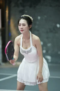 Pickleball Chic: How Yen Xoi Blends Athleticism With Effortless Elegance On Court - image 9