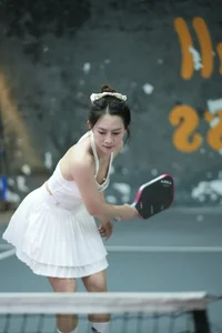 Pickleball Chic: How Yen Xoi Blends Athleticism With Effortless Elegance On Court - image 5