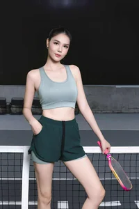 Model Ky Han Shares Somber News: Colleagues and Fans Offer Heartfelt Condolences - image 2