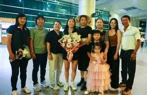 Emotional Homecoming: Vietnamese Football Star Huynh Nhu Returns Home - image 6