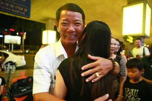 Emotional Homecoming: Vietnamese Football Star Huynh Nhu Returns Home - image 0