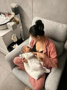 Ngo Thanh Van Faces Unsolicited Parenting Advice After Sharing Weaning Journey Online - image 1