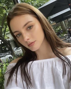 Gen Z Angel Captivates Fans with Natural Elegance and Effortless Charm - image 7