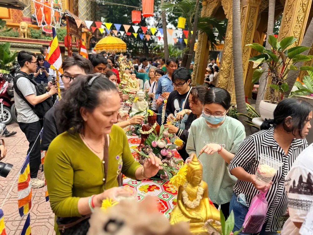 Traditional Buddha Bathing Ceremony Celebrated During Chol Chnam Thmay Festival