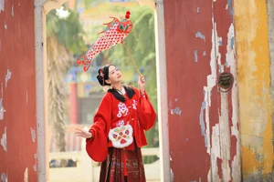 Captivating Visual Narrative: Art Language Vol.5536 Ce Er Qing Xin Ting - image 1