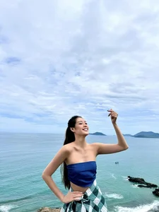Chi Pu Stuns in Sheer Fashion While Thuy Anh Explores Phu Yen Beaches - image 0