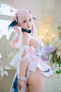 Pure Elegance: Coser RiNaiJiao as Koharu Shimoe in Blue Archive Wedding Dress (27P) - image 4