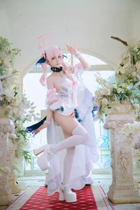Pure Elegance: Coser RiNaiJiao as Koharu Shimoe in Blue Archive Wedding Dress (27P) - image 13