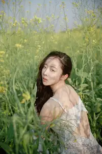 Man Jiao YiTuYu Vol.8529: Ethereal Beauty Reflected in Nature's Gentle Embrace - image 18