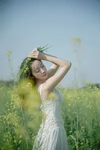 Man Jiao YiTuYu Vol.8529: Ethereal Beauty Reflected in Nature's Gentle Embrace - image 8