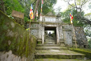 Discover Vo Vi Pagoda: A Hidden Gem Perched on Hanoi's Rocky Mountains - image 9