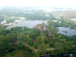 Discover Vo Vi Pagoda: A Hidden Gem Perched on Hanoi's Rocky Mountains - image 5