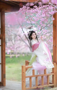 Nu Li Hua Zhuang De Sui Sui: A Journey Through YiTuYu Art Language Vol.6610 - image 14