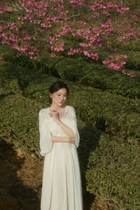 Spring Aesthetic: Xiao Yue Among Cherry Blossoms and Tea Mountains - YiTuYu Art Language Vol.9056 Portrait Photography Series - image 6