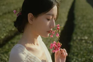 Spring Aesthetic: Xiao Yue Among Cherry Blossoms and Tea Mountains - YiTuYu Art Language Vol.9056 Portrait Photography Series - image 17