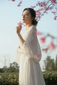 Spring Aesthetic: Xiao Yue Among Cherry Blossoms and Tea Mountains - YiTuYu Art Language Vol.9056 Portrait Photography Series - image 15