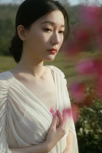 Spring Aesthetic: Xiao Yue Among Cherry Blossoms and Tea Mountains - YiTuYu Art Language Vol.9056 Portrait Photography Series - image 21