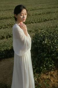 Spring Aesthetic: Xiao Yue Among Cherry Blossoms and Tea Mountains - YiTuYu Art Language Vol.9056 Portrait Photography Series - image 18