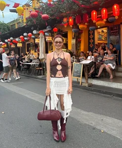 Summer Holiday Fashion Trends: How Vietnamese Youth Style Their Vacation Outfits - image 6