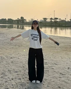 Summer Holiday Fashion Trends: How Vietnamese Youth Style Their Vacation Outfits - image 4