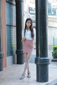 Urban Romance: Meizi Captures the Essence of the Street Corner Lover in IESS Gallery - image 7