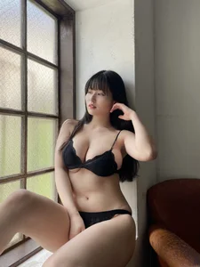 The Charismatic Appeal of Japanese Idol Ichika (未梨一花) - image 48
