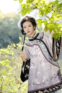 Sophisticated Portraiture in YiTuYu Art Language Vol.6175 with Fang Ci Yan - image 10