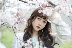 Discover Yi Ke Chong Ya (YiTuYu Vol.8721) in Spring Blossoms: Poetic Charm & Allure - image 22