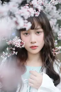 Discover Yi Ke Chong Ya (YiTuYu Vol.8721) in Spring Blossoms: Poetic Charm & Allure - image 3