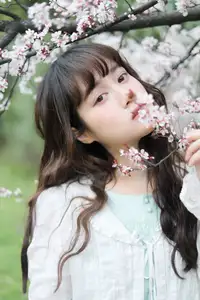 Discover Yi Ke Chong Ya (YiTuYu Vol.8721) in Spring Blossoms: Poetic Charm & Allure - image 24