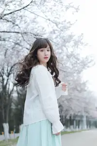 Discover Yi Ke Chong Ya (YiTuYu Vol.8721) in Spring Blossoms: Poetic Charm & Allure - image 18