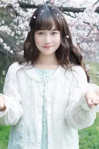 Discover Yi Ke Chong Ya (YiTuYu Vol.8721) in Spring Blossoms: Poetic Charm & Allure - image 26