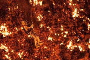 The Terrifying Gates of Hell: Inside Earth's Endless Burning Crater - image 5