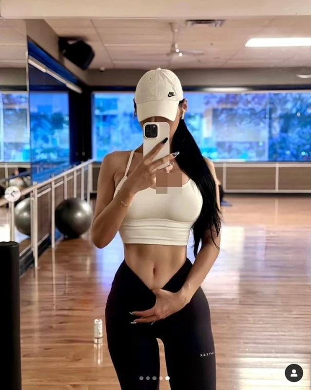 Korean Hot Girl Inspires Fans with Her Perfect Dream Body