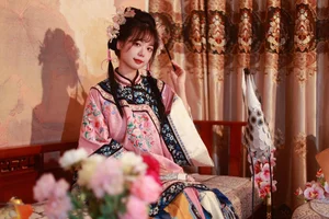 Vibrant Visuals: YiTuYu Art Language Vol.5207 Featuring Mu Yan Se Cc - image 6