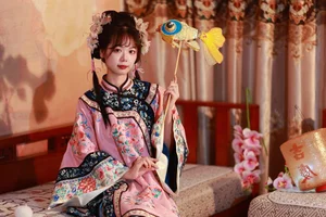 Vibrant Visuals: YiTuYu Art Language Vol.5207 Featuring Mu Yan Se Cc - image 8