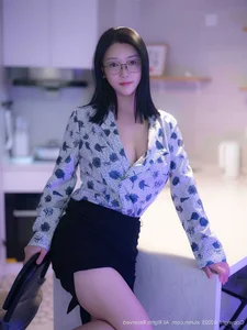 Elegant Portrait Photography Collection: Ya Ru Lao Shi in XiuRen No.10866 - 62 High-Quality Fashion Images for Creative Inspiration - image 36