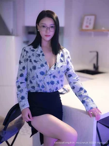 Elegant Portrait Photography Collection: Ya Ru Lao Shi in XiuRen No.10866 - 62 High-Quality Fashion Images for Creative Inspiration - image 0