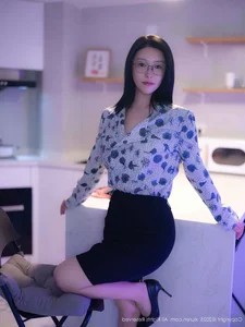 Elegant Portrait Photography Collection: Ya Ru Lao Shi in XiuRen No.10866 - 62 High-Quality Fashion Images for Creative Inspiration - image 20