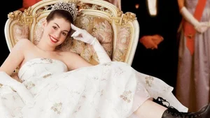 Anne Hathaway's Ageless Journey and Hollywood Career - image 2
