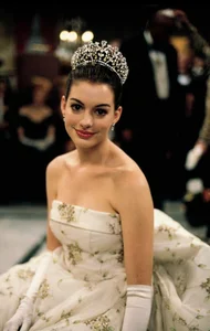 Anne Hathaway's Ageless Journey and Hollywood Career - image 0
