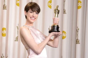 Anne Hathaway's Ageless Journey and Hollywood Career - image 3