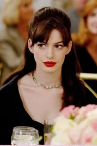 Anne Hathaway's Ageless Journey and Hollywood Career - image 5