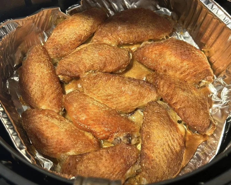 Pham Anh Khoa's Wife Praised for Delicious Cooking as Husband Shows Off Culinary Skills