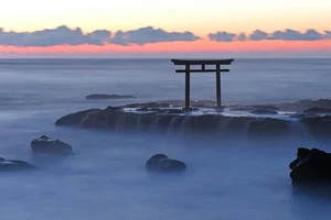 Exploring 10 Mysterious and Hidden Torii Gates Across Japan's Secret Landscapes - image 9