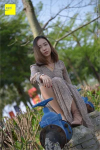 IESS Silk Foot Bento 215 featuring Xin Yue: Exquisite Artistry and Foot Appreciation - image 0