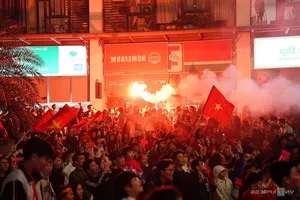 Tens of Thousands Flood the Streets as Vietnam Celebrates Historic Football Championship - image 20