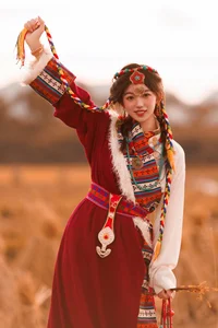 Zhang Zhang Bao Features in YiTuYu Art Language Vol.4520: A Fusion of Modernity and Art - image 17