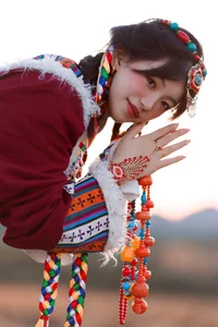 Zhang Zhang Bao Features in YiTuYu Art Language Vol.4520: A Fusion of Modernity and Art - image 0